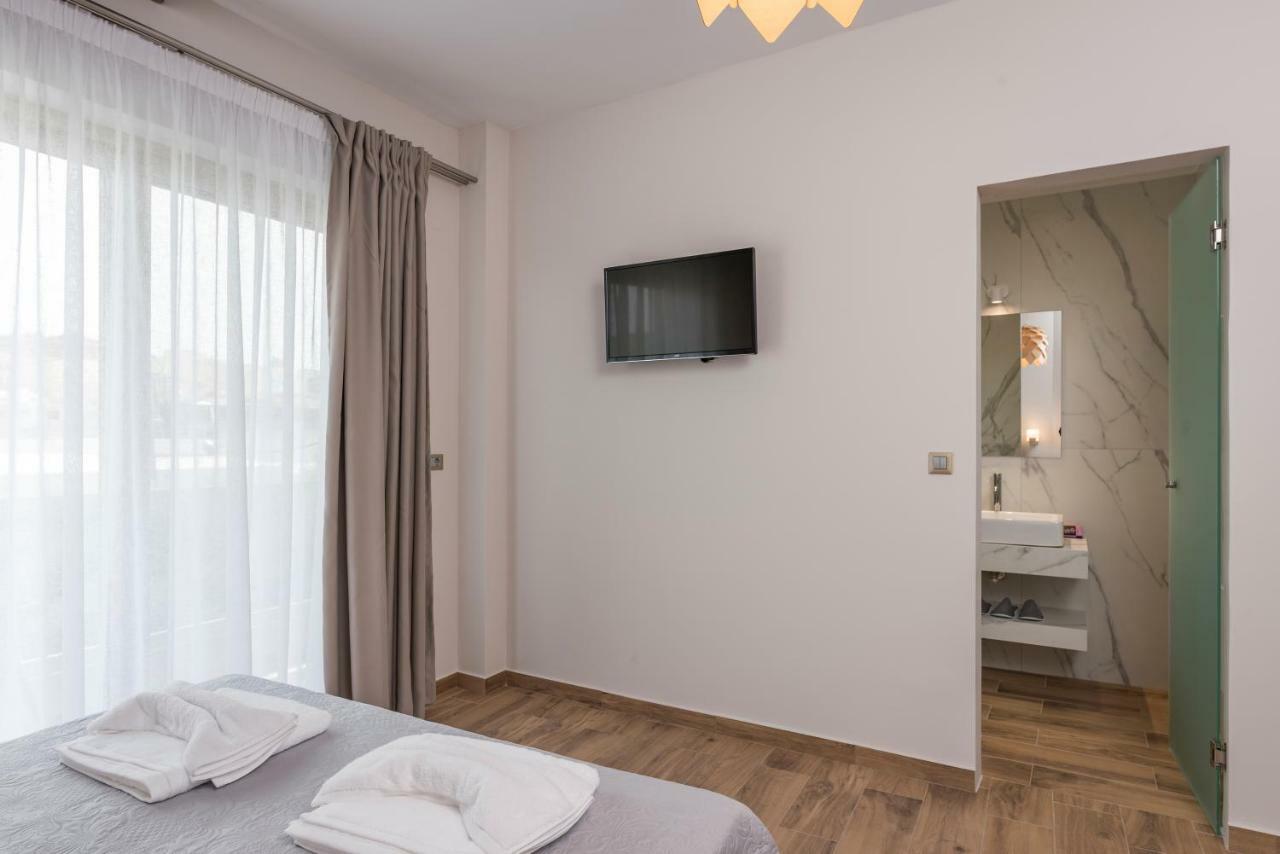 Aequor Luxury Rooms & Apartments Káto Darátsos Eksteriør bilde